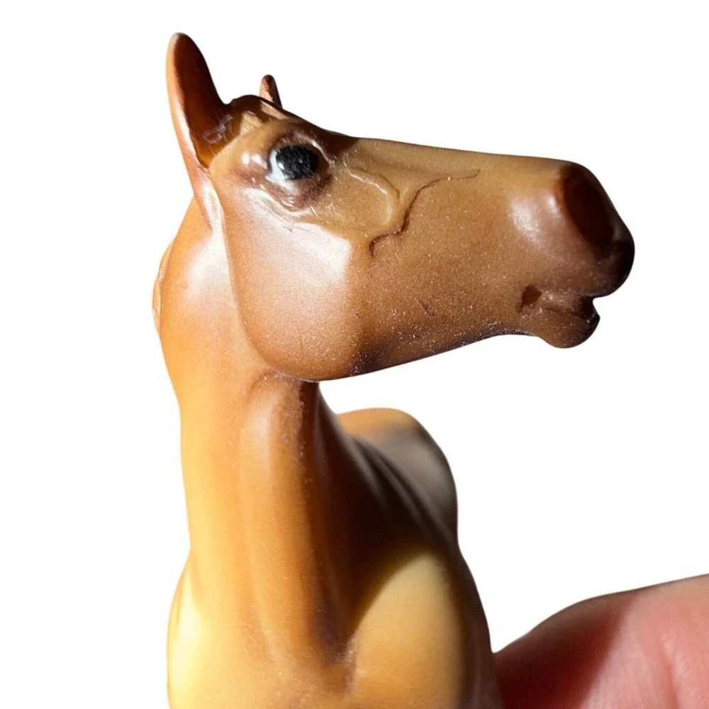 Breyer Stablemates Horse‎ Tan Brown Excellent Miniature Figurine Toy